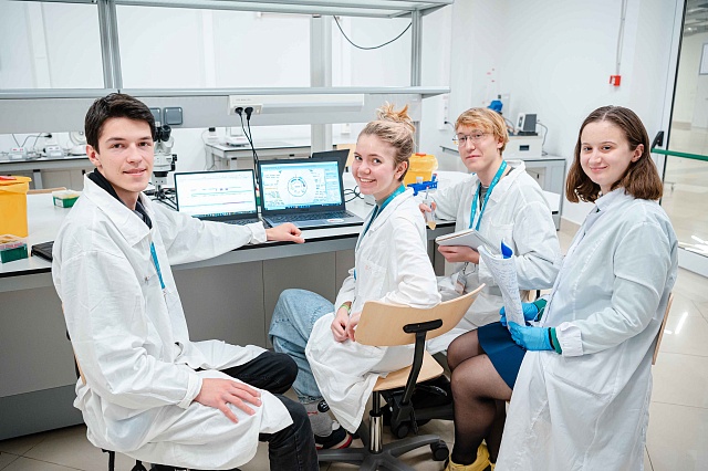 Университет «Сириус» приглашает студентов – биологов, математиков, химиков и правоведов представить свои проекты, связанные с генетикой