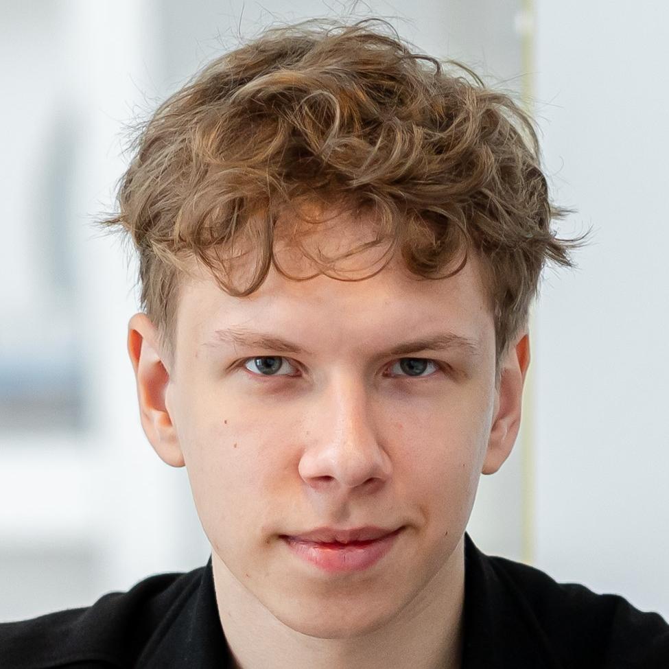 Максим Оксюта