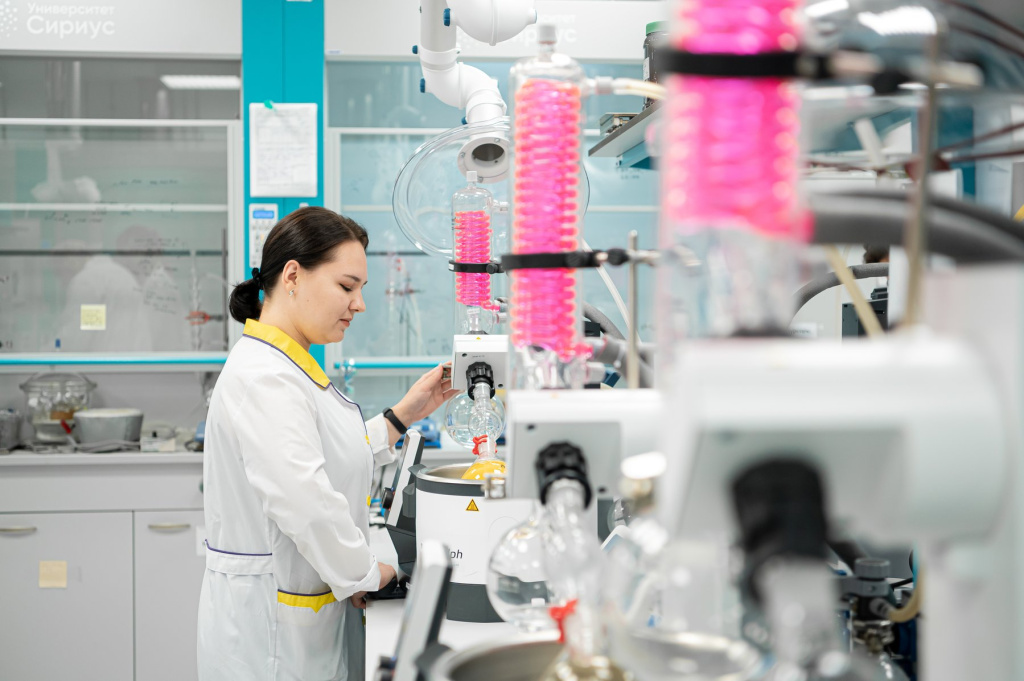 Как создать фармацевтических «единорогов»: в Сириусе обсудили фармацевтику будущего