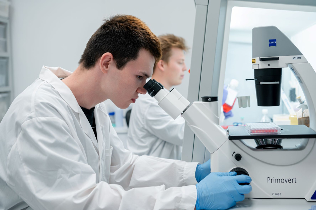 SIR_1603.jpg SIR_1603.jpg