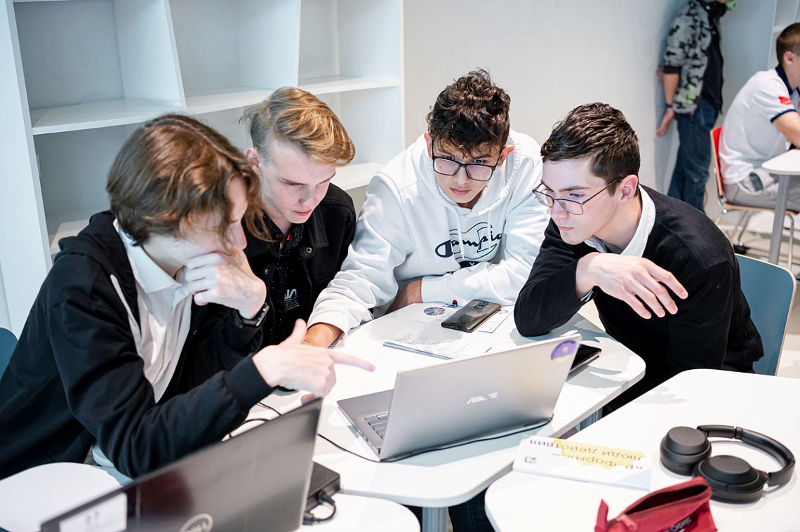 В «Сириус» стартует образовательная программа для студентов IT CAMP 2023